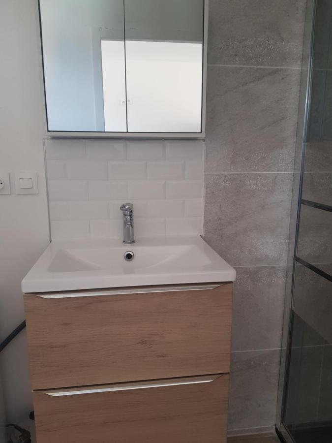 Dependance 29M2 Climatisee Apartment Saint-Gilles  Exterior photo